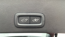 Volvo XC40 2.0 B4P Plus Black Edition 5dr Auto Petrol Estate